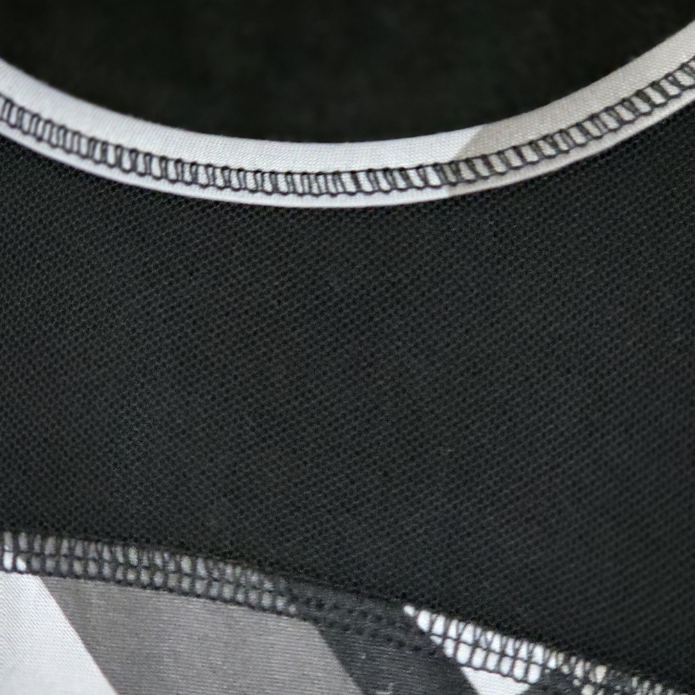 * Xersion Women's Geometric Mesh Sleeveless Workout Tank Top Black/White Size XL - Picture 5 of 10